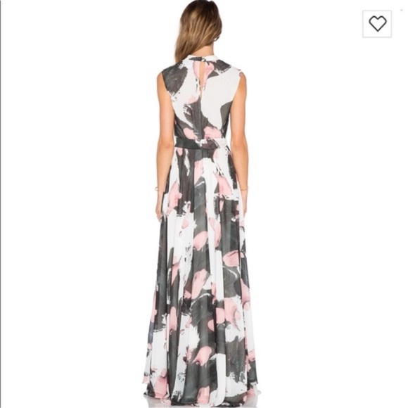 Beautiful dress - Picture 4 of 8